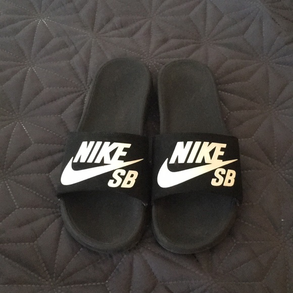 nike sb benassi slides